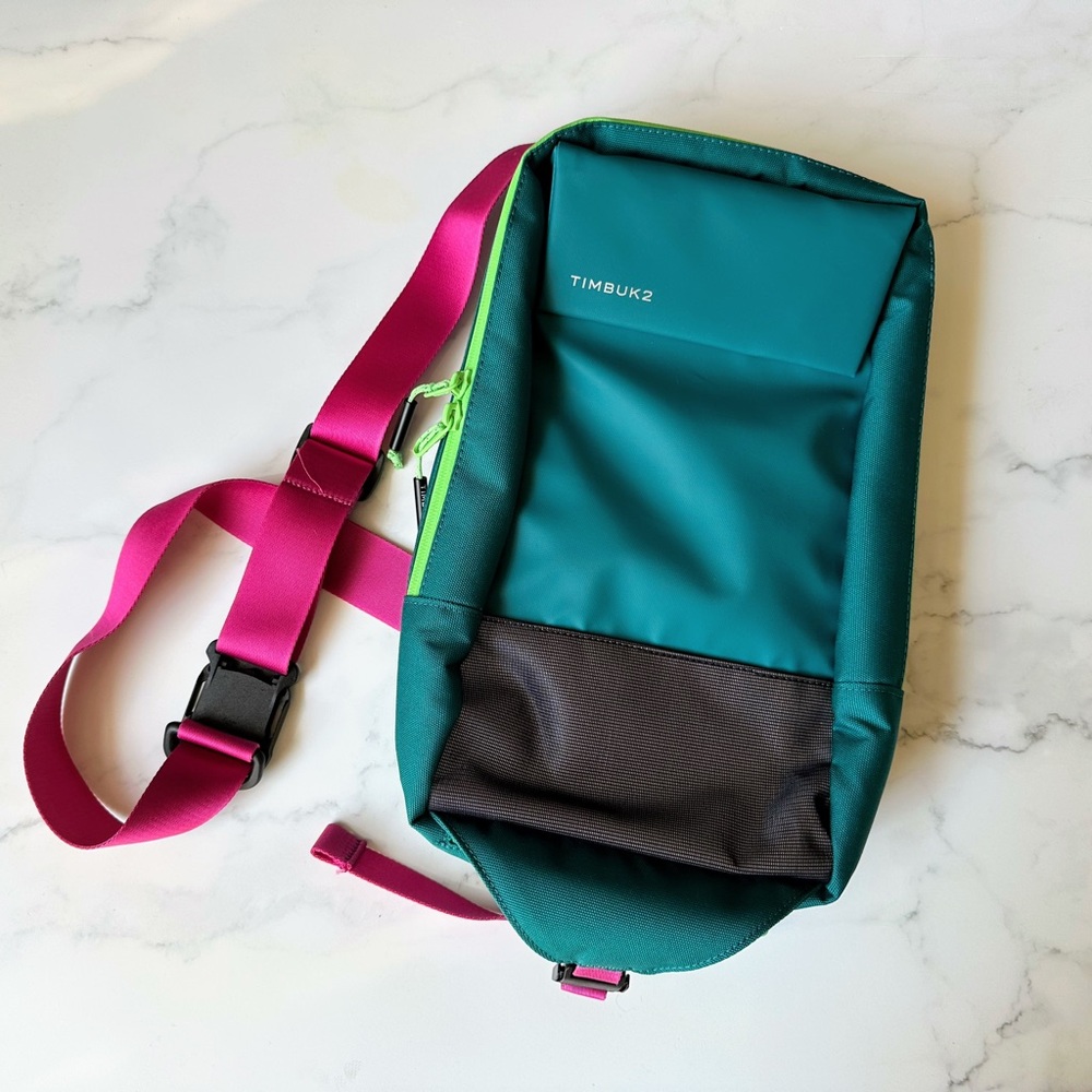 Timbuk2 Castle Sling Bag (in Verdigris Pop Color)